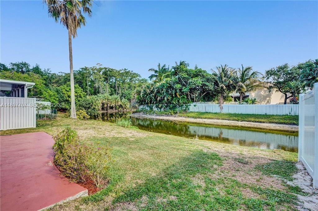 LYONS WEST - Residential