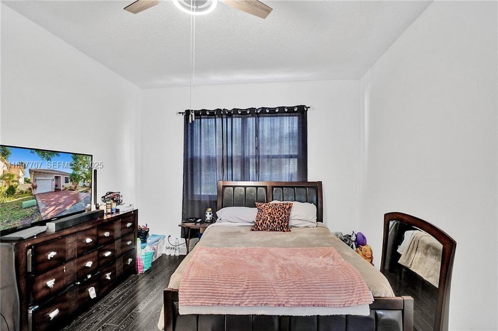 LYONS WEST - Residential