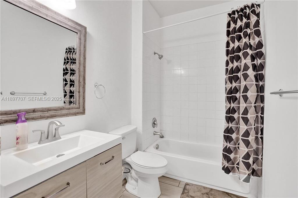 LYONS WEST - Residential