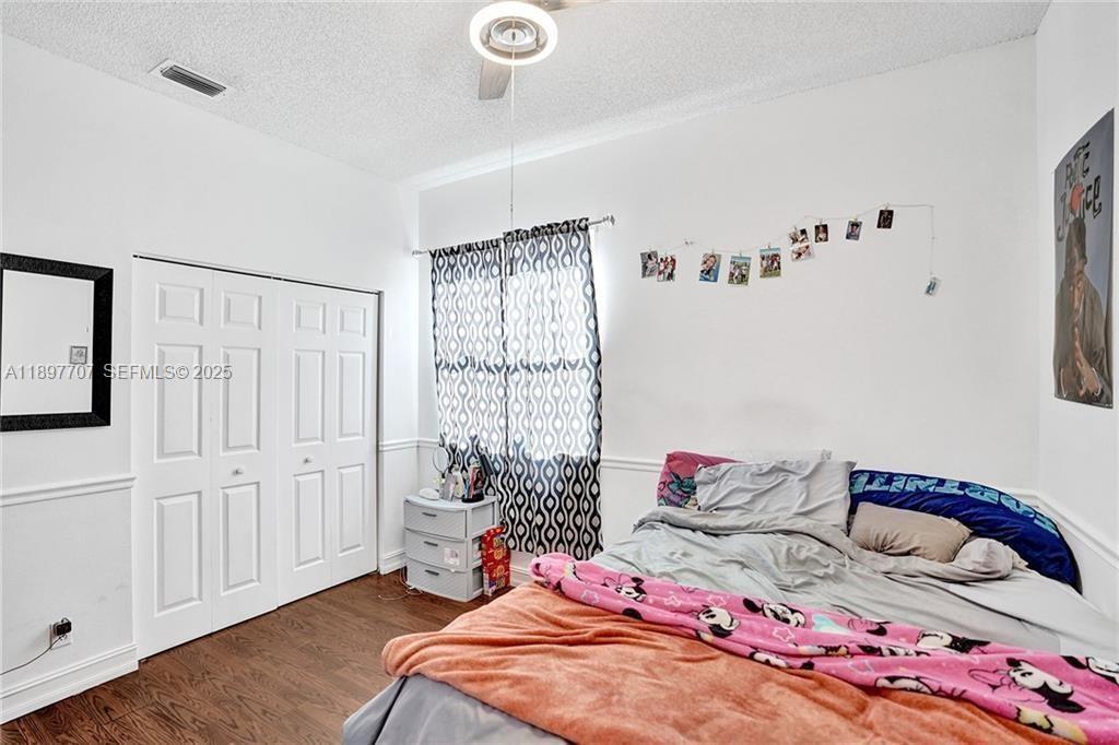 LYONS WEST - Residential