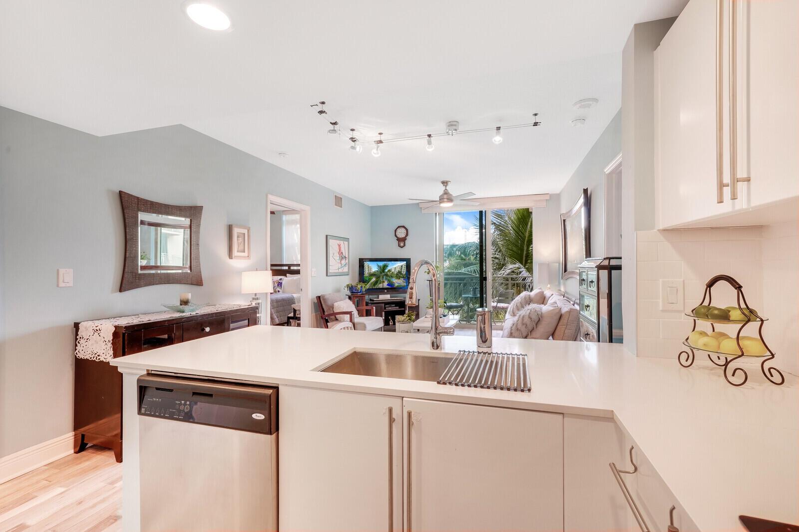 610 CLEMATIS CONDO - Residential Lease