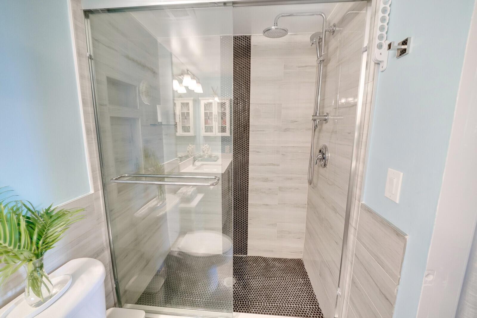 610 CLEMATIS CONDO - Residential Lease