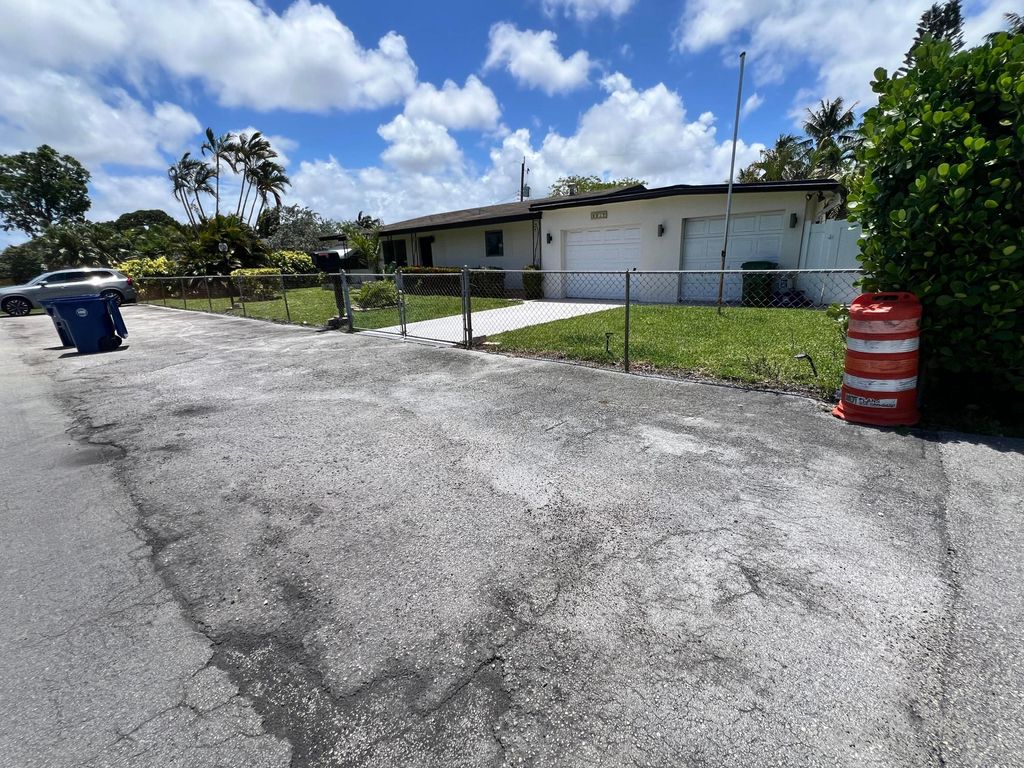 Photo of 2217 NW 4th AVE, Wilton Manors, FL 33311 (MLS # B26031106)