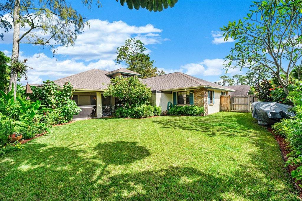 SUGAR POND MANOR OF WELLINGTON - Residential