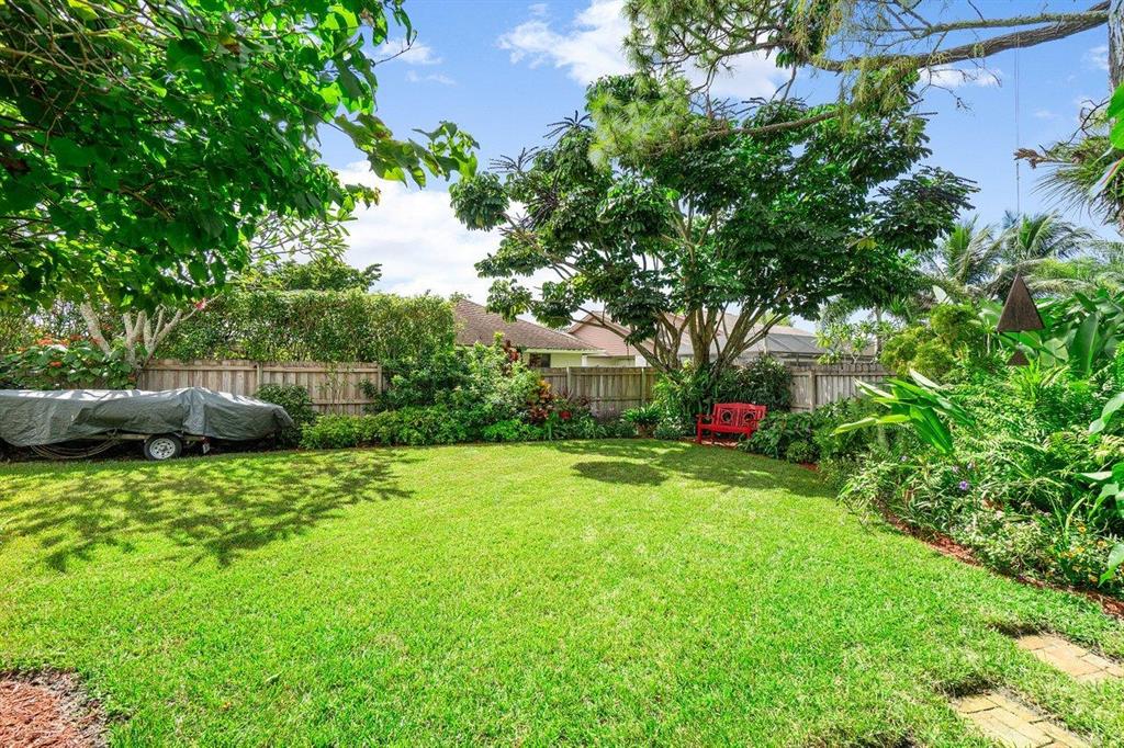 SUGAR POND MANOR OF WELLINGTON - Residential