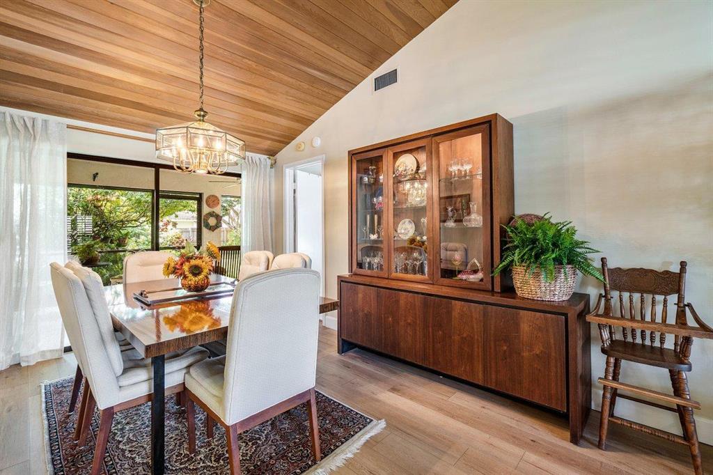 SUGAR POND MANOR OF WELLINGTON - Residential