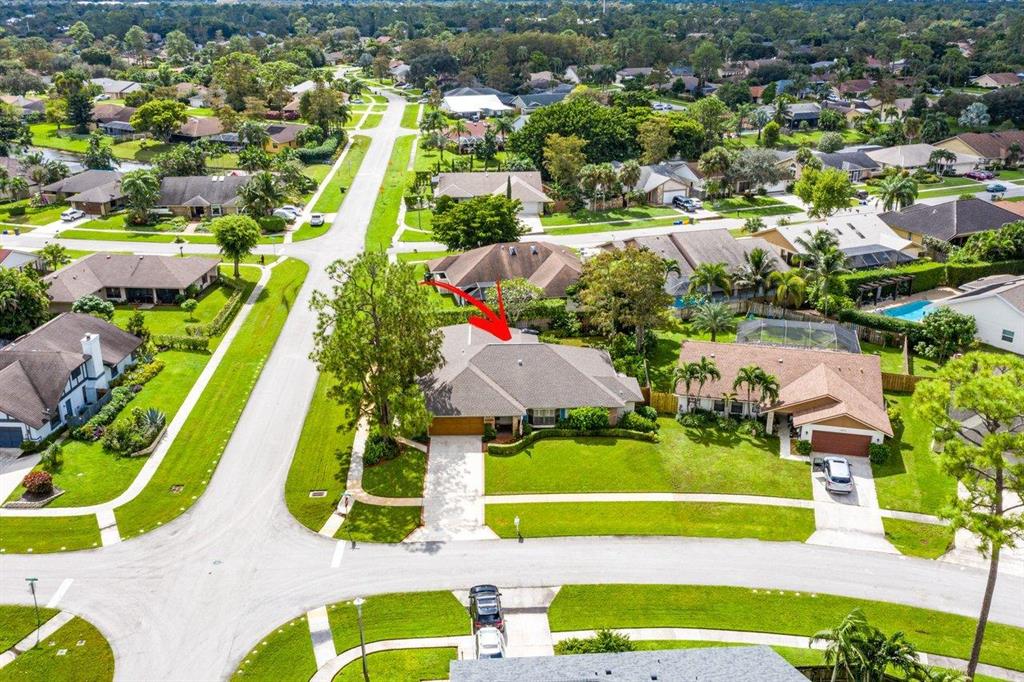 SUGAR POND MANOR OF WELLINGTON - Residential