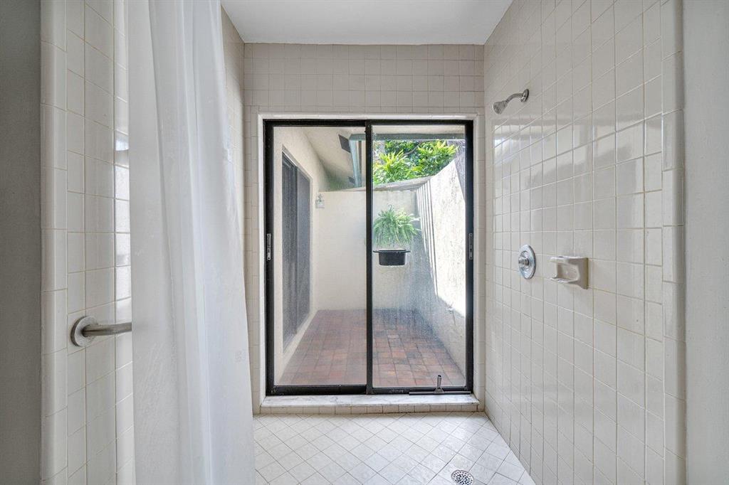 SUGAR POND MANOR OF WELLINGTON - Residential