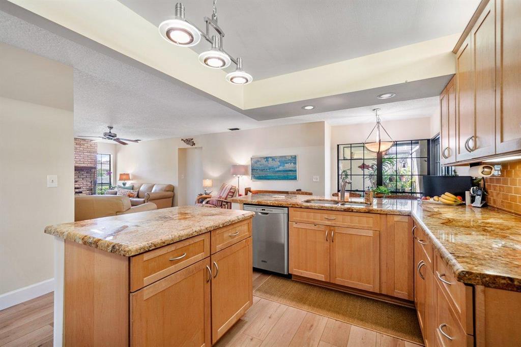 SUGAR POND MANOR OF WELLINGTON - Residential