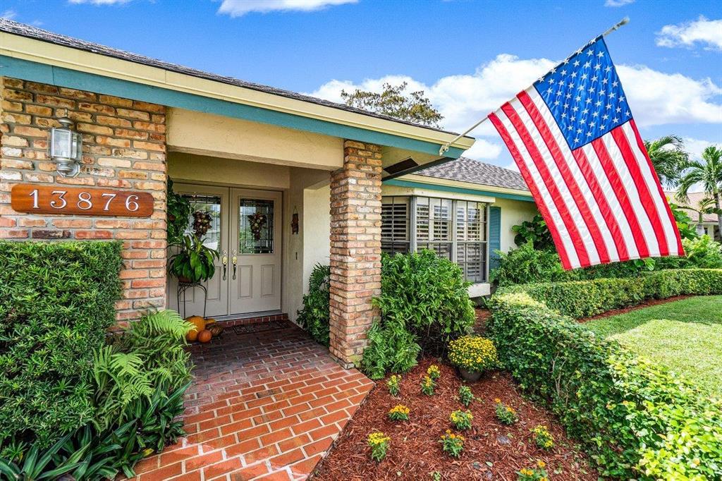 SUGAR POND MANOR OF WELLINGTON - Residential