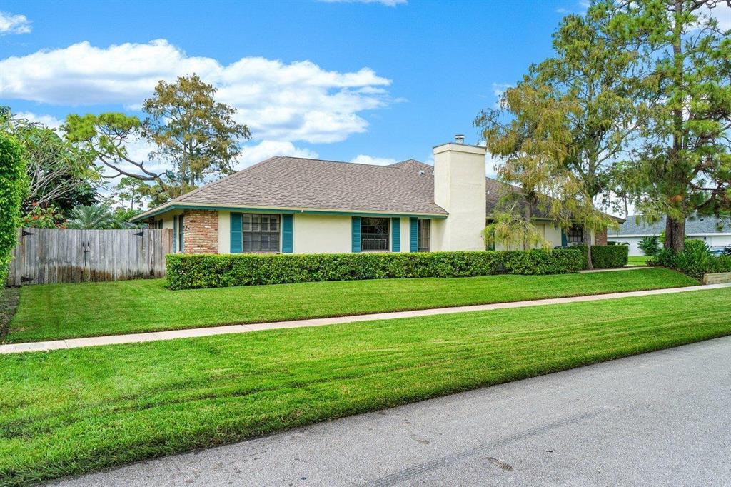 SUGAR POND MANOR OF WELLINGTON - Residential