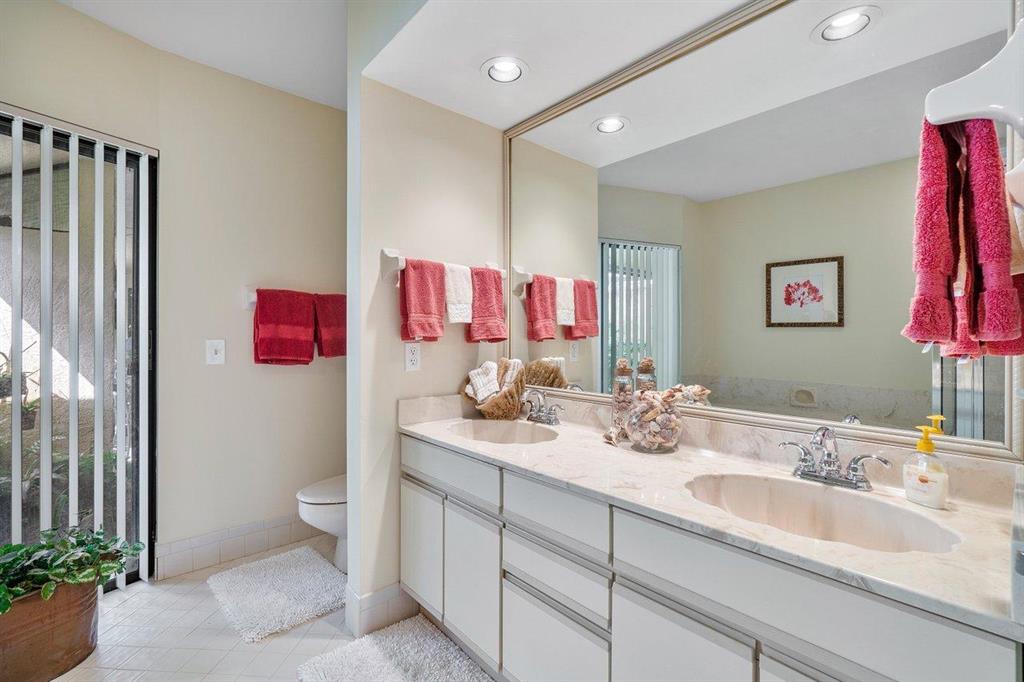 SUGAR POND MANOR OF WELLINGTON - Residential