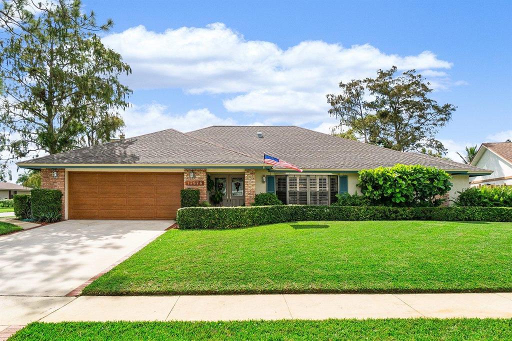 SUGAR POND MANOR OF WELLINGTON - Residential