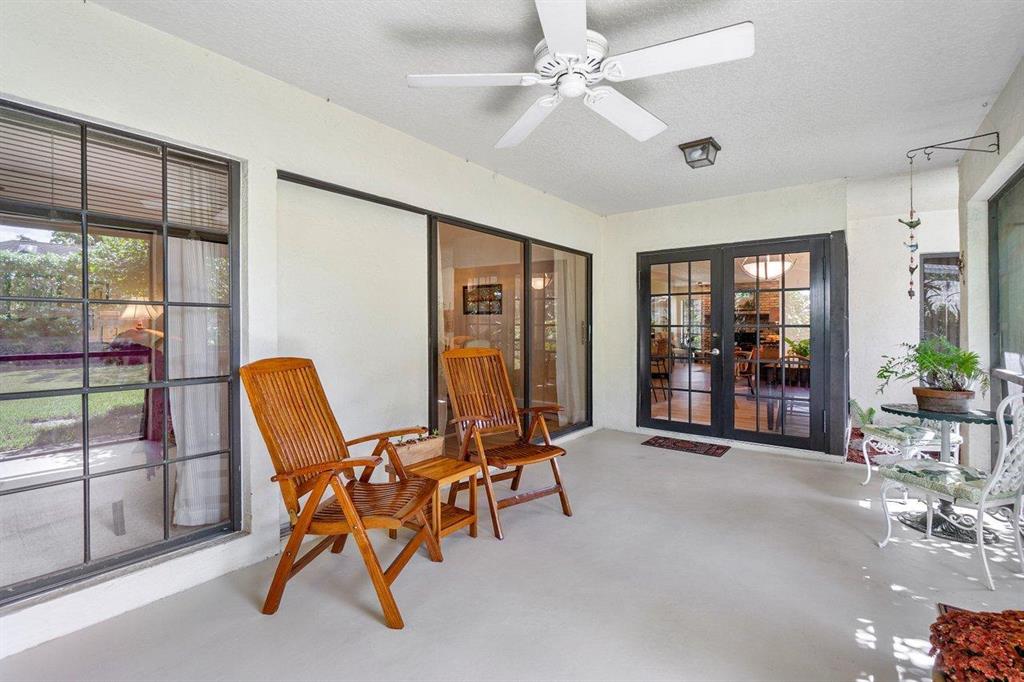 SUGAR POND MANOR OF WELLINGTON - Residential