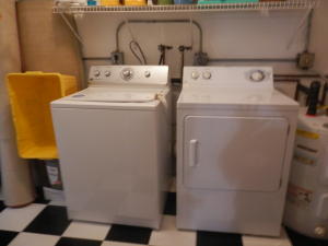 CRESTHAVEN CONDO TOWNHOME - Residential Lease