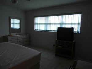 CRESTHAVEN CONDO TOWNHOME - Residential Lease