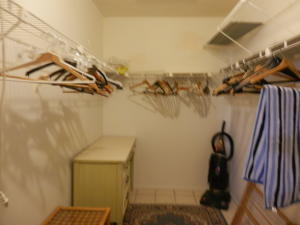 CRESTHAVEN CONDO TOWNHOME - Residential Lease