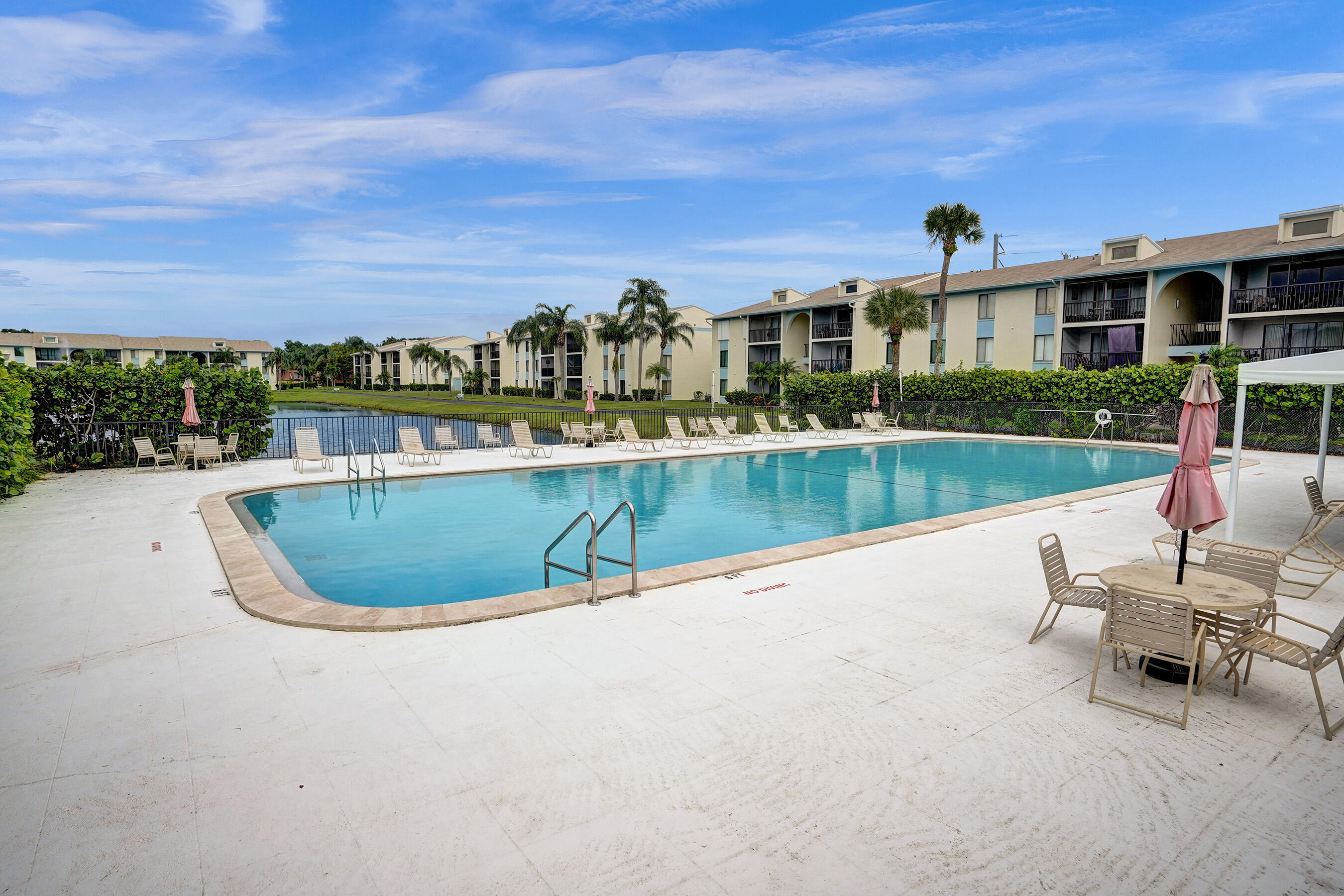 PALM CLUB VILLAGE I - Residential Lease