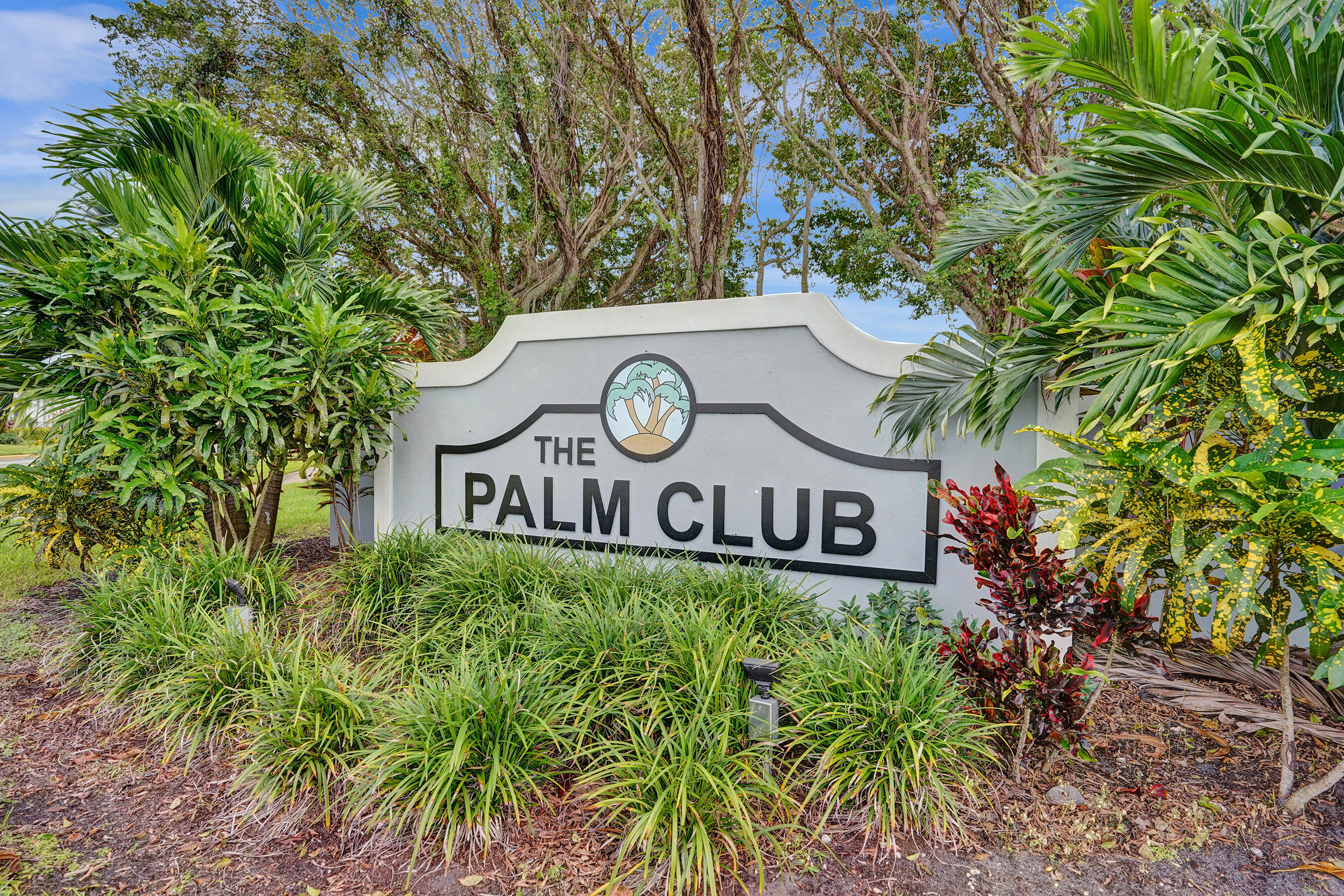 PALM CLUB VILLAGE I - Residential Lease