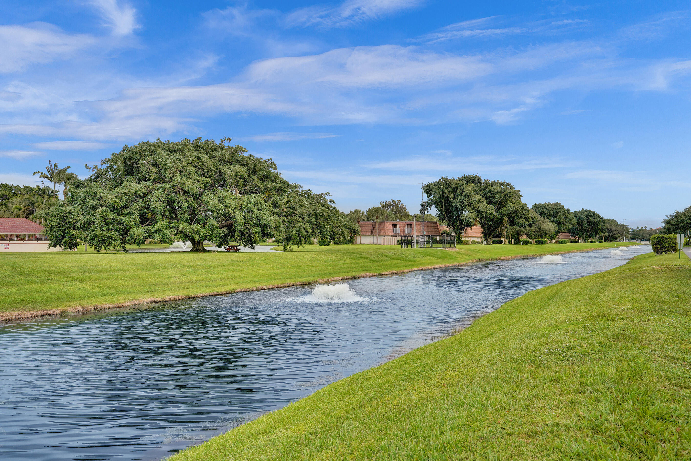 PALM CLUB VILLAGE I - Residential Lease