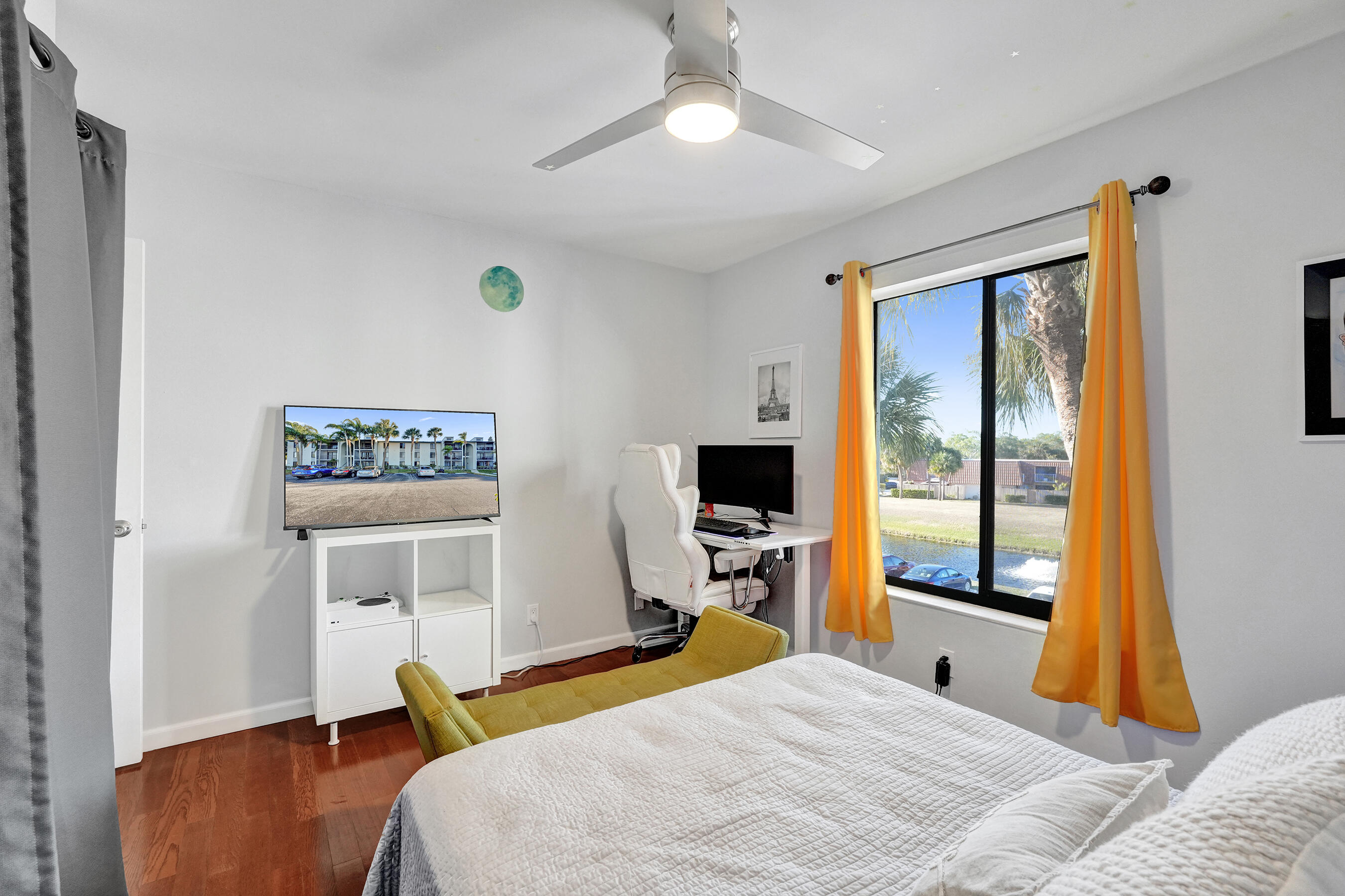 PALM CLUB VILLAGE I - Residential Lease