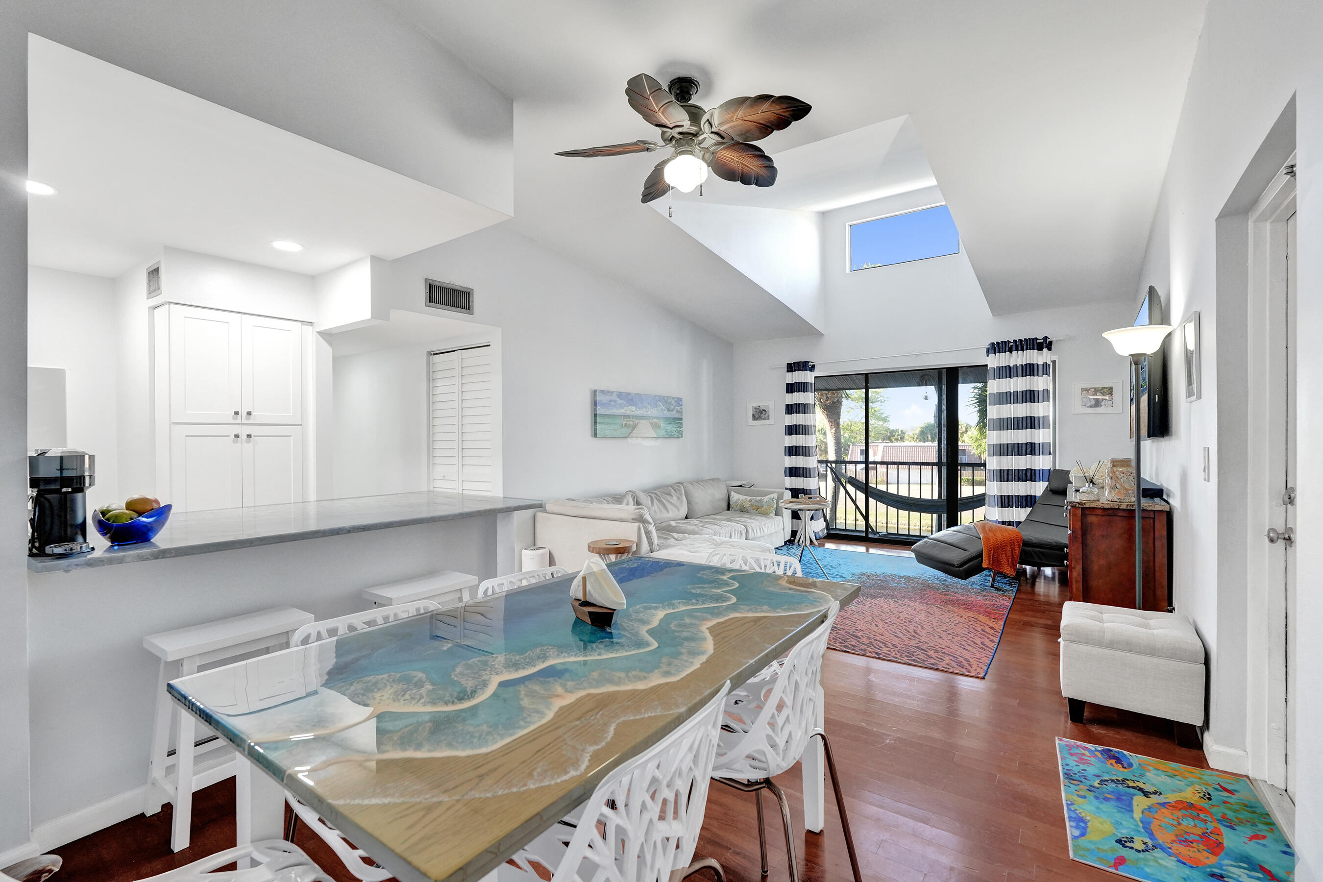 PALM CLUB VILLAGE I - Residential Lease