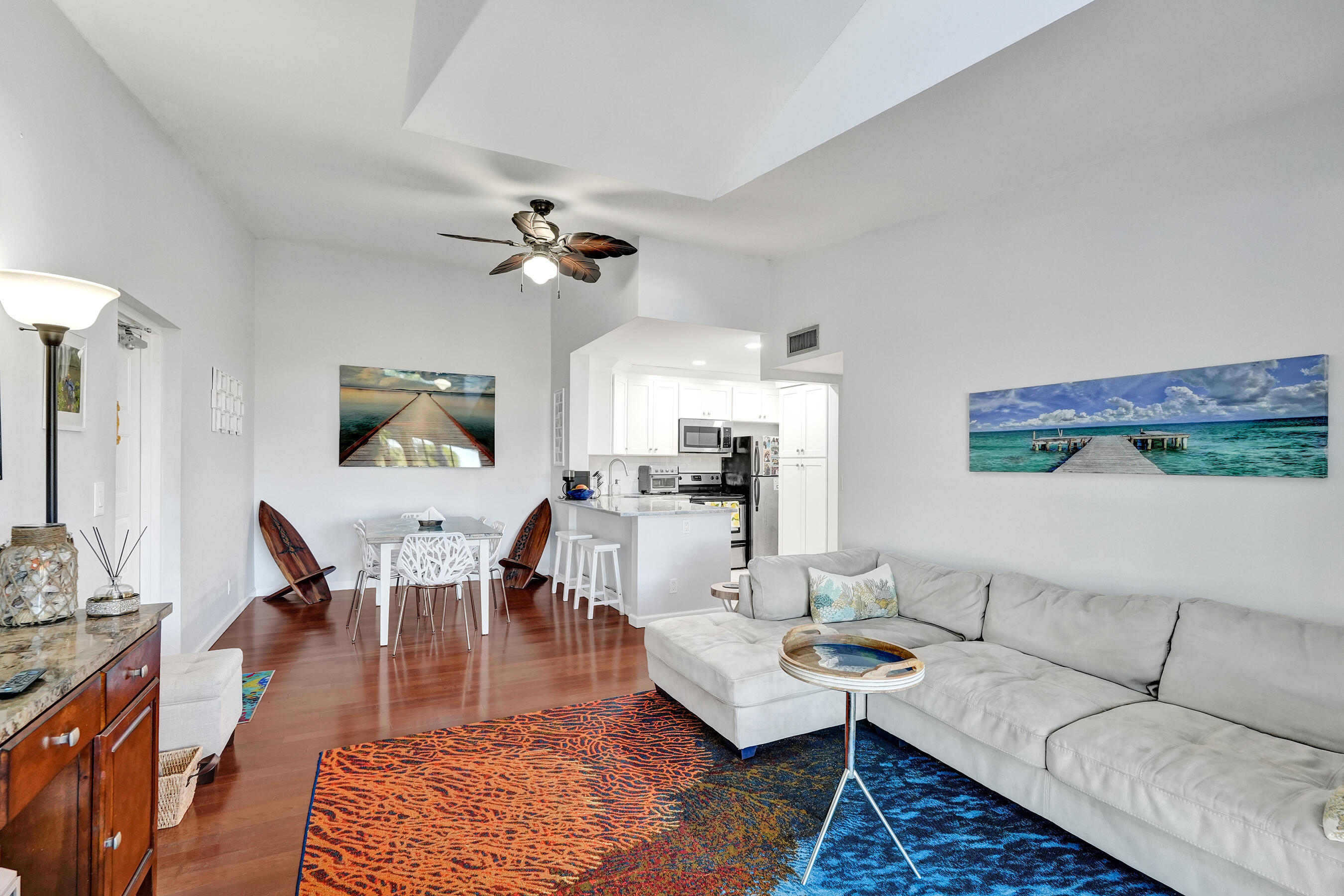 PALM CLUB VILLAGE I - Residential Lease