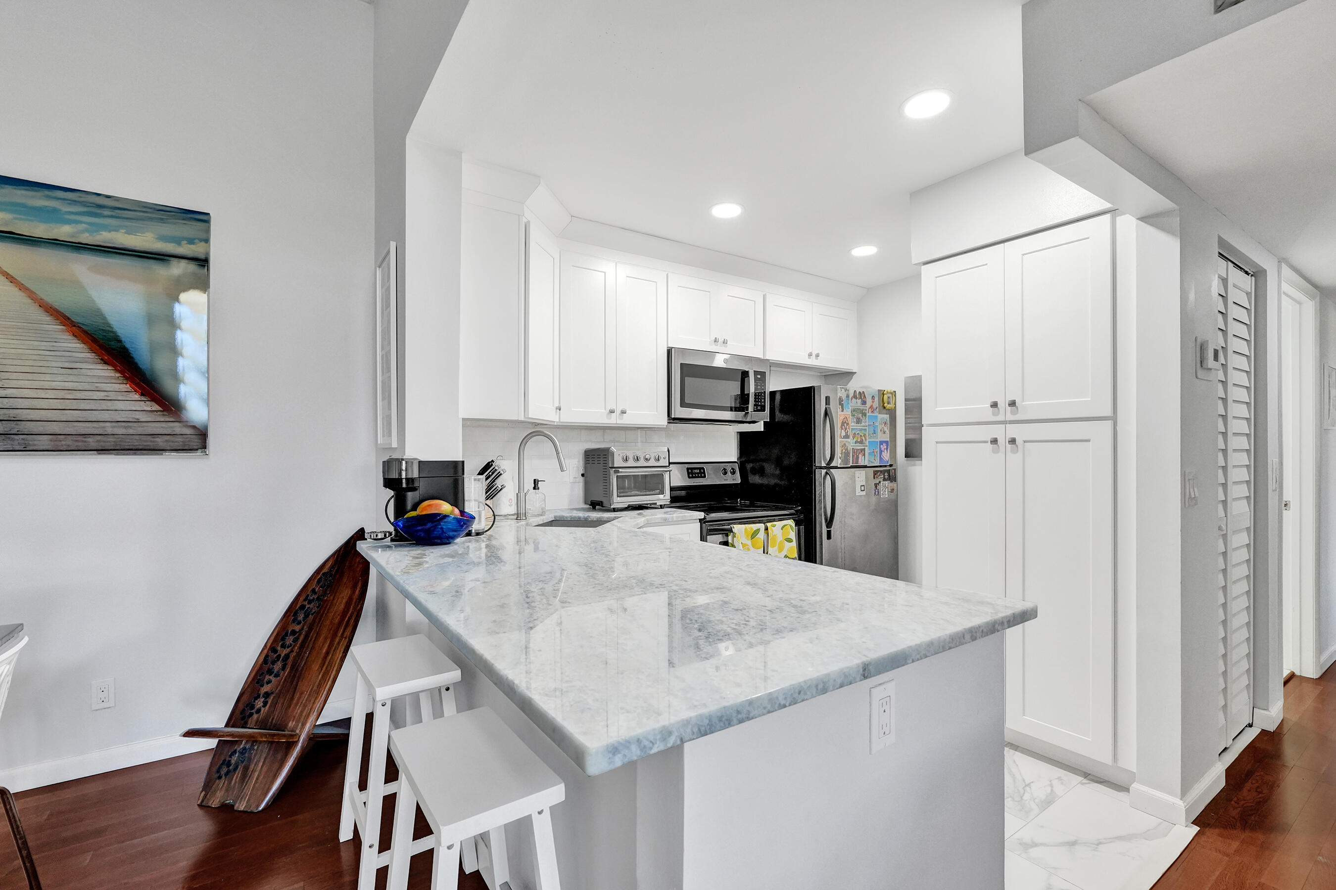 PALM CLUB VILLAGE I - Residential Lease