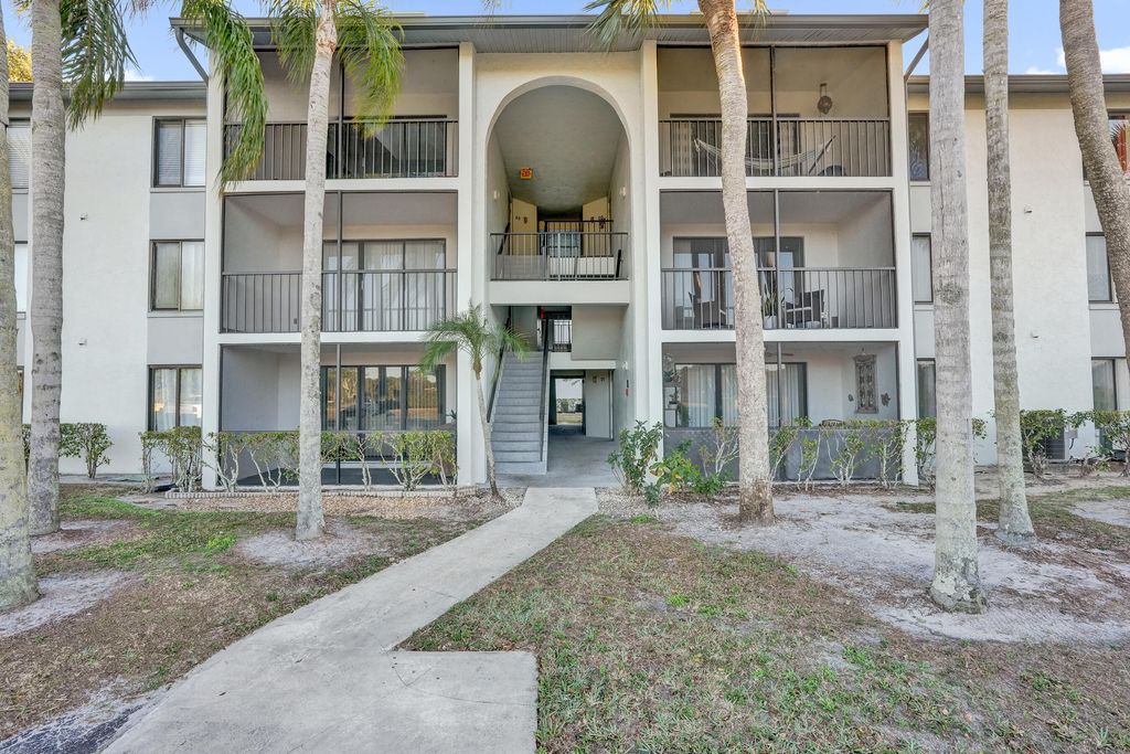 Photo of 1008 Green Pine Boulevard #D3, West Palm Beach, FL 33409 (MLS # R11167123)