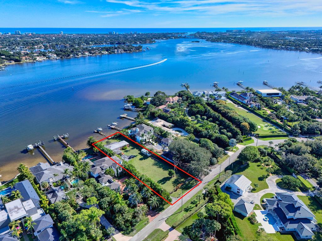 PENNOCK POINT - Land