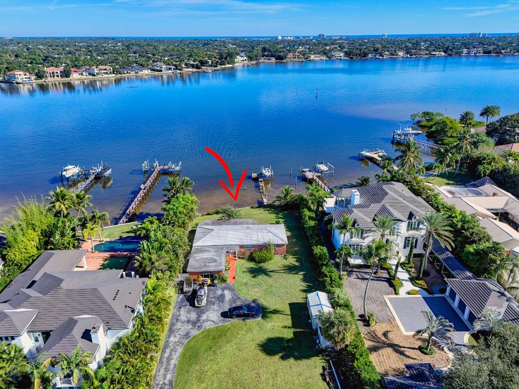 PENNOCK POINT - Land