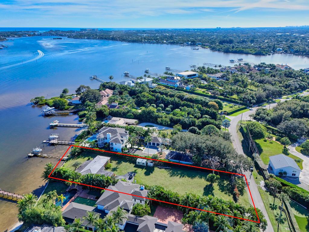 PENNOCK POINT - Land