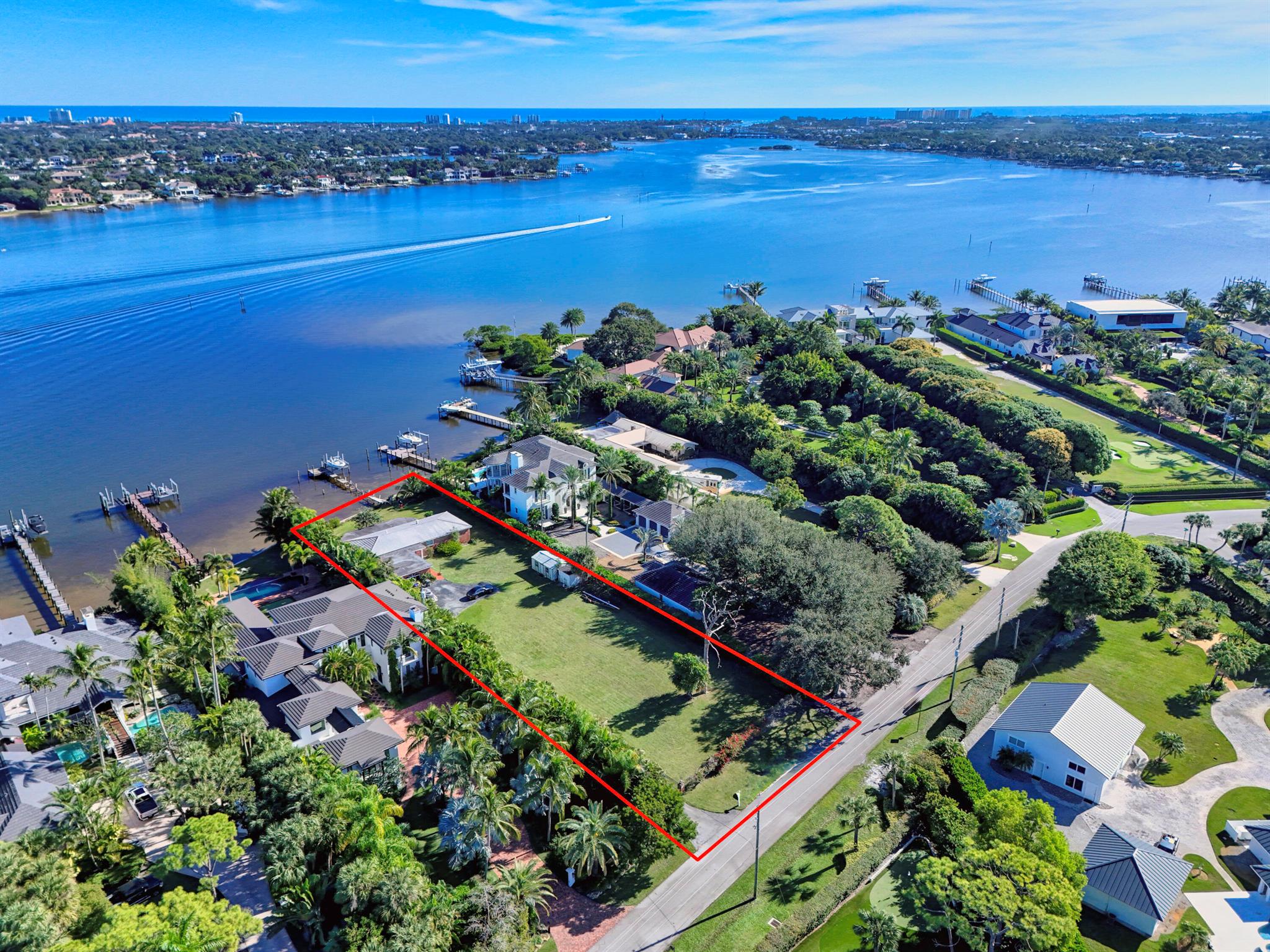 PENNOCK POINT - Land