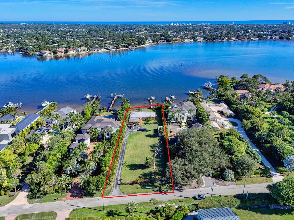 PENNOCK POINT - Land