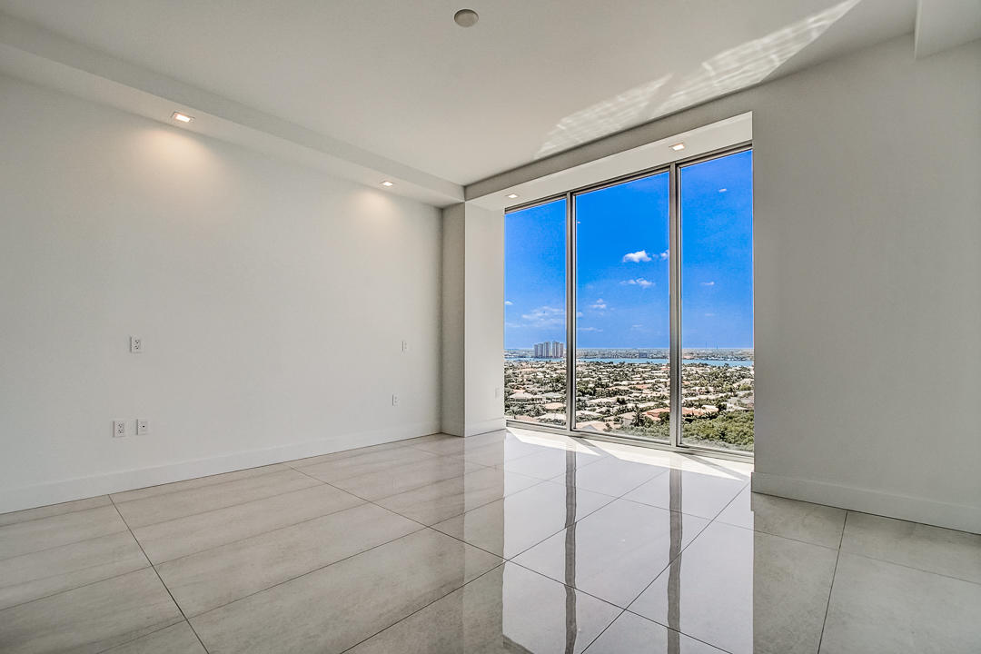 5000 NORTH OCEAN - Residential