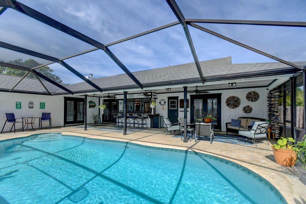 Photo of 886 SE Starflower Avenue, Port Saint Lucie, FL 34983 (MLS # R10946286)