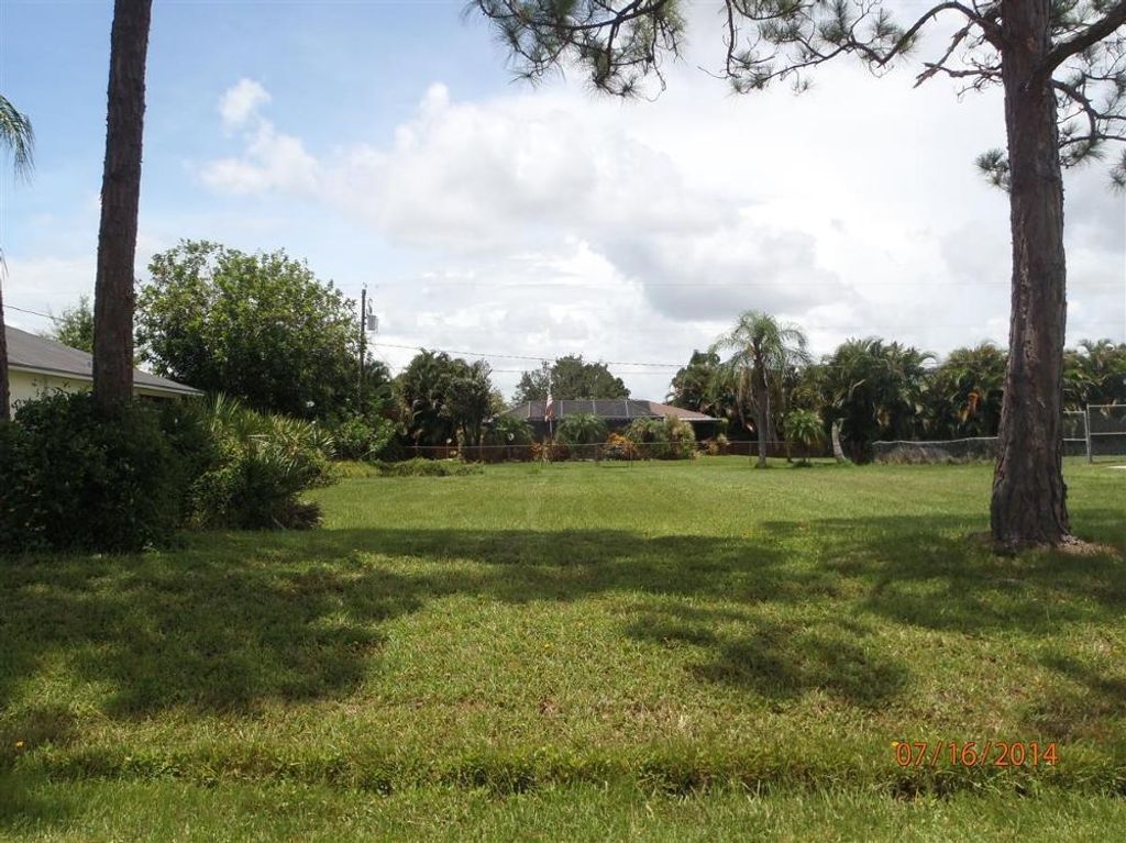 Photo of 1150 SE Sabina Lane, Port Saint Lucie, FL 34983 (MLS # R10745720)