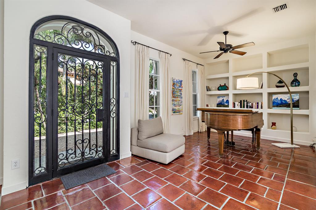 El Encanto IN - Residential