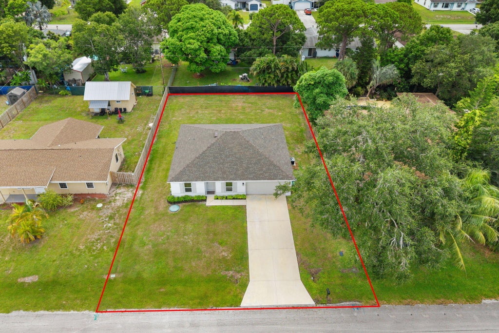 Photo of 333 NW Granadeer Street, Port Saint Lucie, FL 34983 (MLS # R11102609)