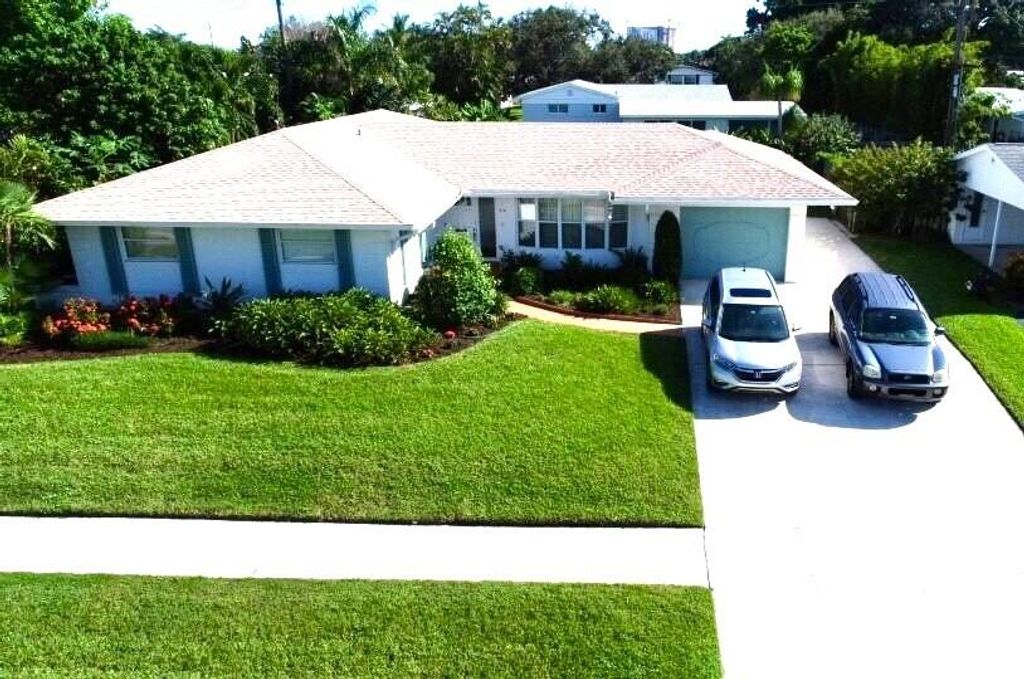 Photo of 512 Captains Road, North Palm Beach, FL 33408 (MLS # R10931601)