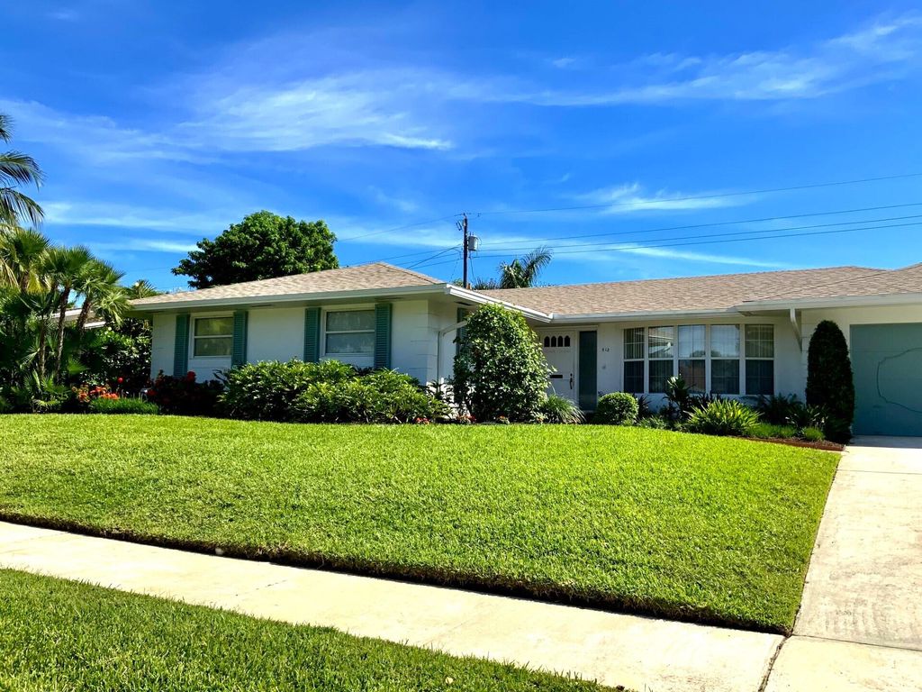 Photo of 512 Captains Road, North Palm Beach, FL 33408 (MLS # R10931601)