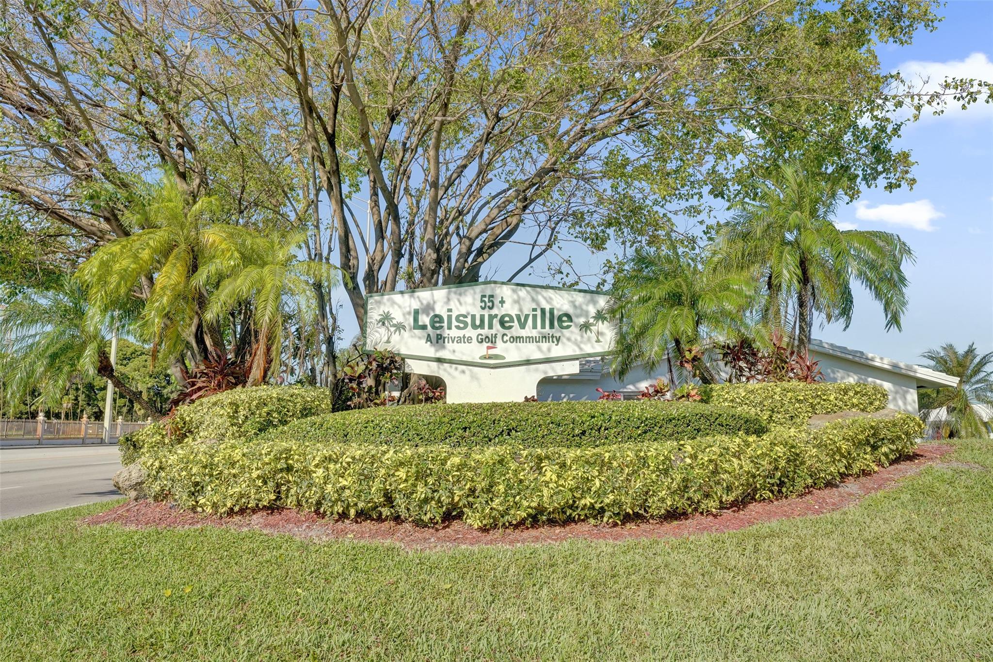 Leisureville Fairway 12 - Residential