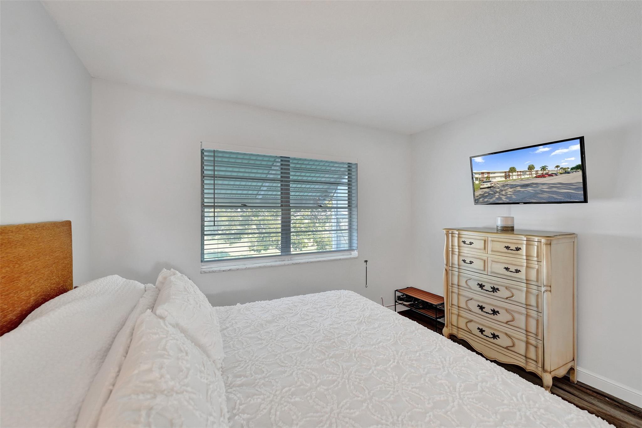 Leisureville Fairway 12 - Residential