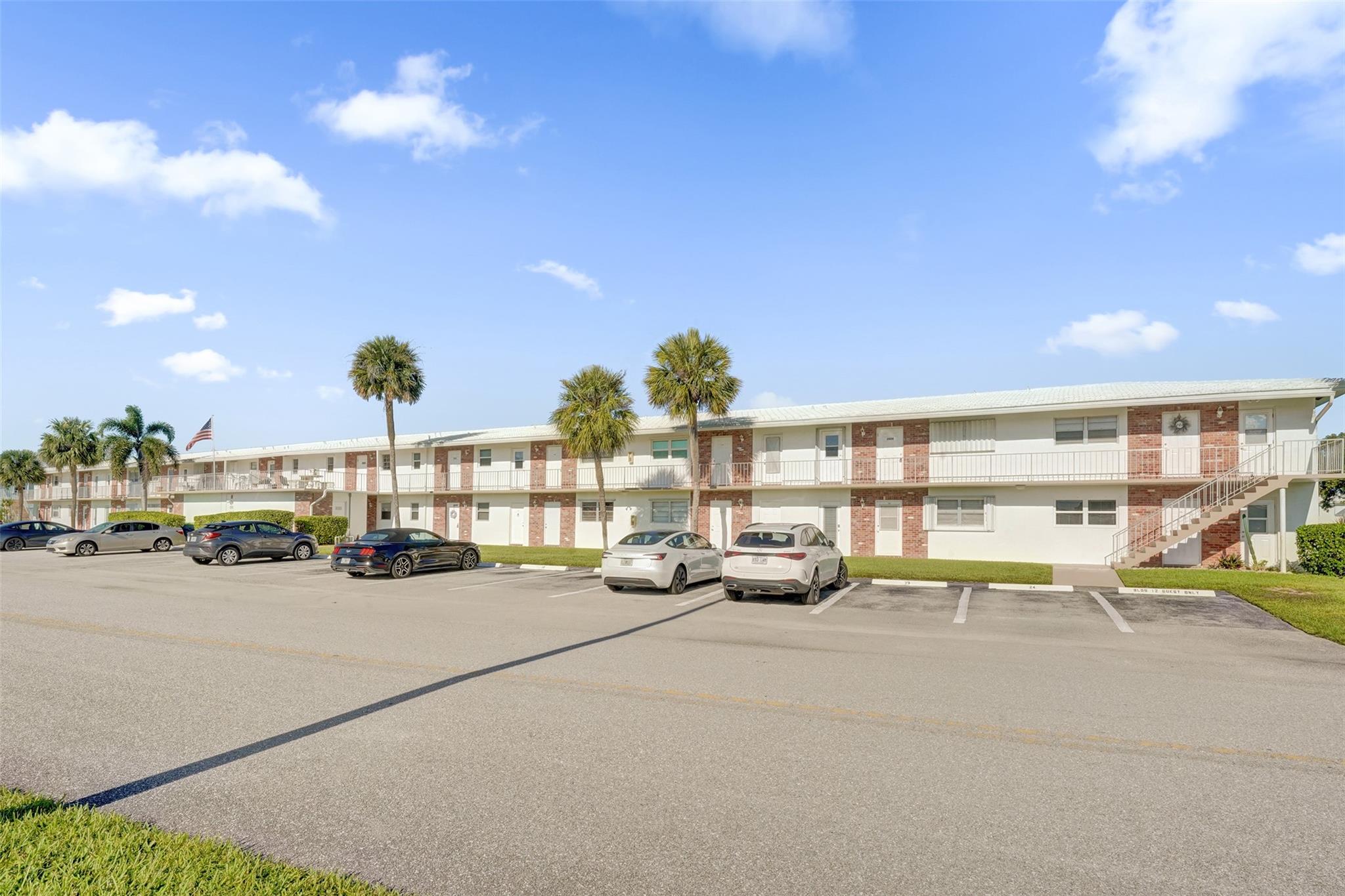Leisureville Fairway 12 - Residential