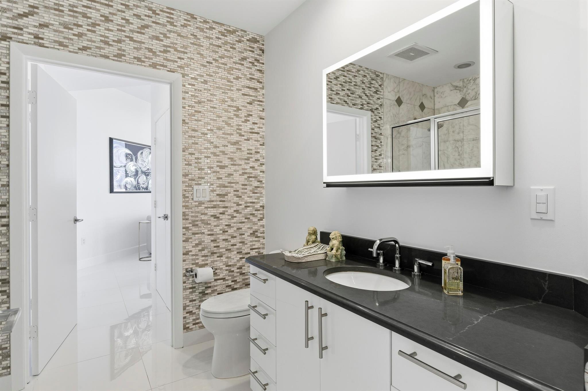 View photos, virtual tours, details... 550 Okeechobee Boulevard 911