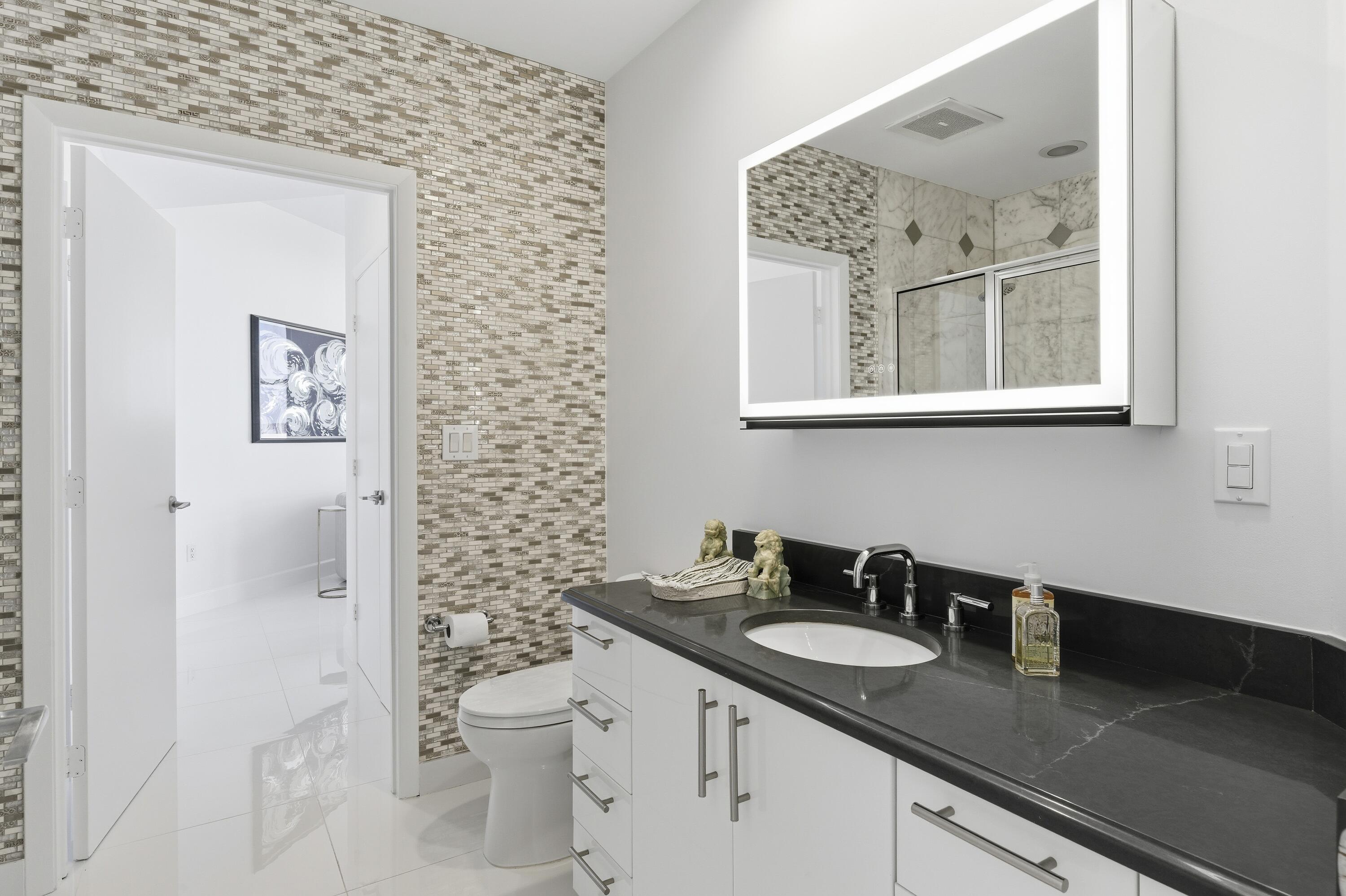 550 Okeechobee Boulevard 911