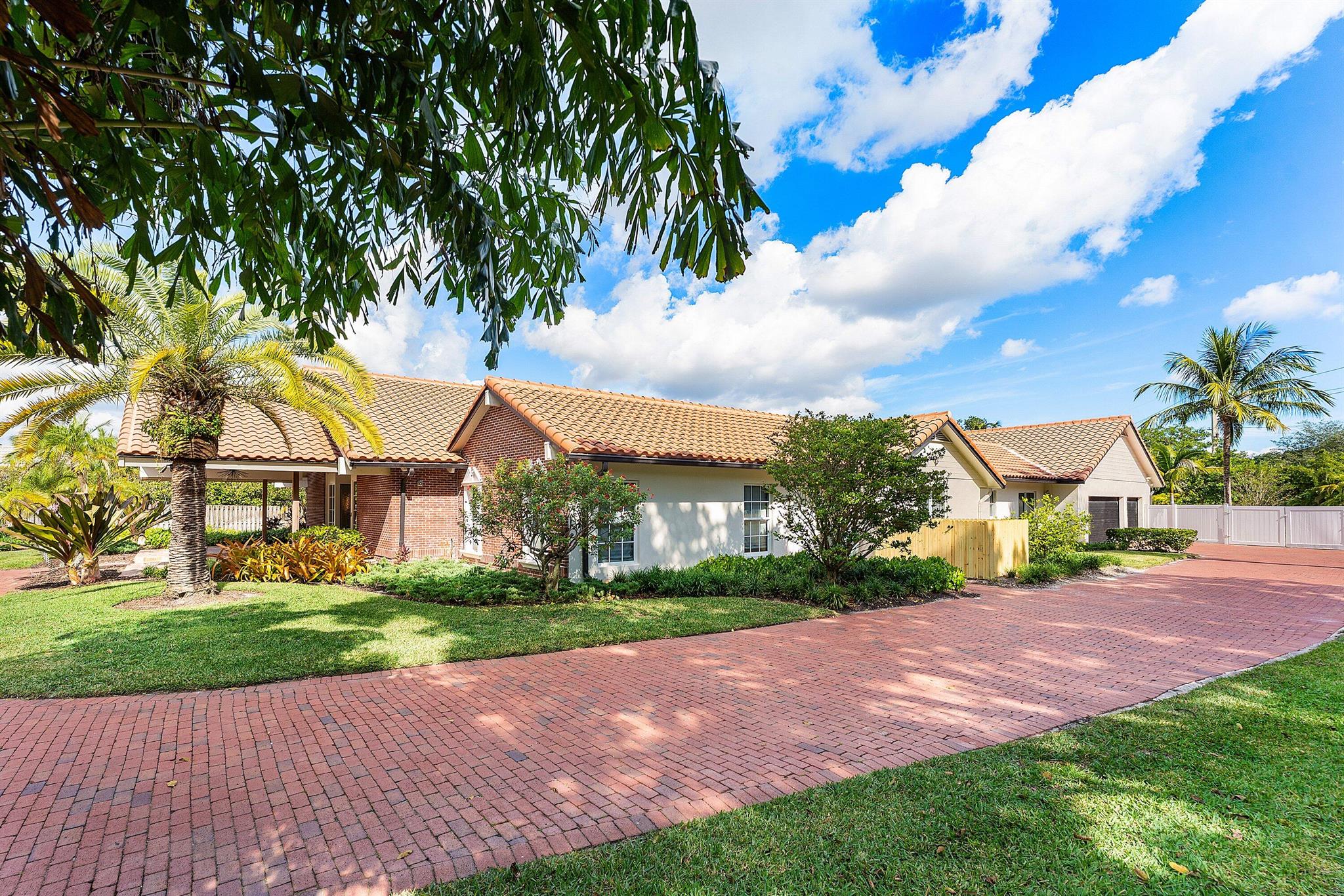 ESTANCIA III OF VIA VERDE - Residential