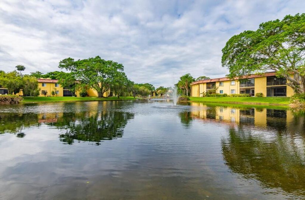 Photo of 906 SW 9th Street Circle #204, Boca Raton, FL 33486 (MLS # R11142005)