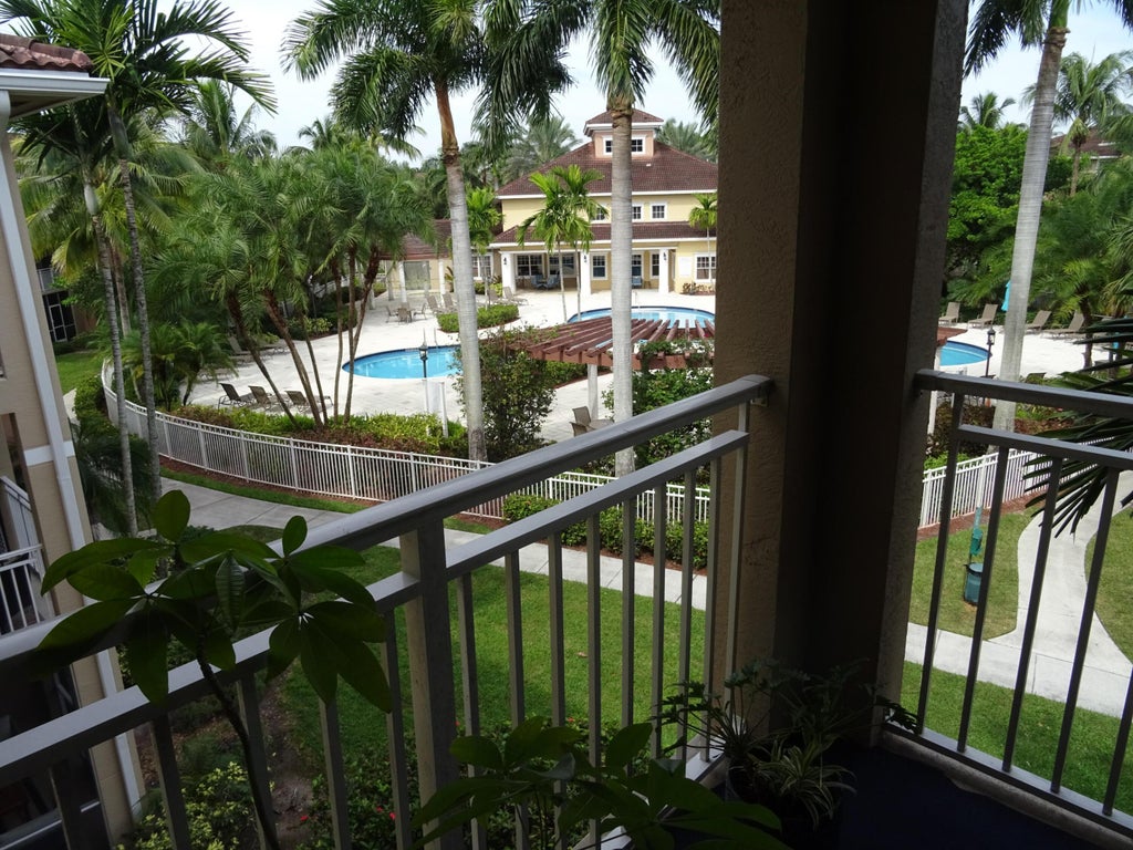Photo of 6426 Emerald Dunes Drive #306, West Palm Beach, FL 33411 (MLS # R10921197)
