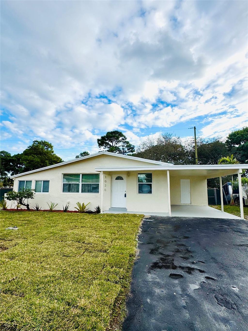 Photo of 1020 NW 26th Avenue, Fort Lauderdale, FL 33311 (MLS # B26022463)